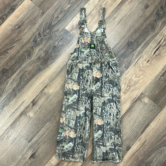 John Deere Other - John Deere Camo Print Boys Bib Overalls Sz 5 front pockets & adjustable straps